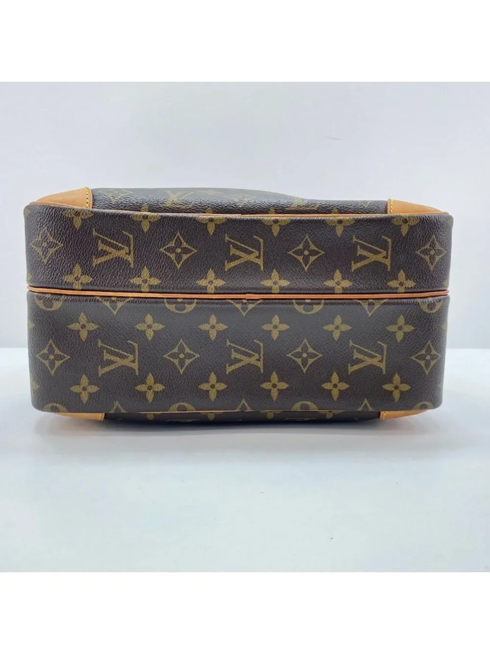 Louis Vuitton Shoulder Bag Nile